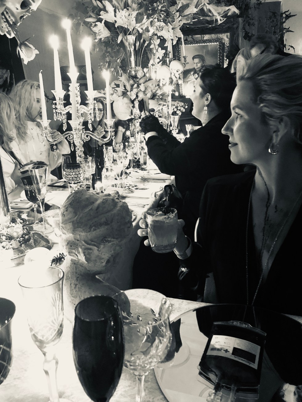 Beautiful Hollywood Party Like a Psychic 3